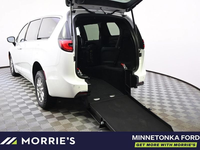 Used 2026 Chrysler Pacifica